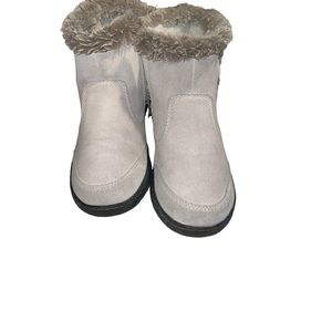 Khombu ankle boots. Snow boots